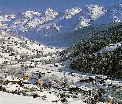 La station du Grand Bornand et le Massif des Aravis