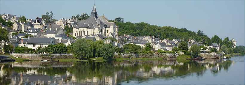 Panorama sur Candes et sa Collgiale,  l'extme droite on entrevoit le chteau de Montsoreau