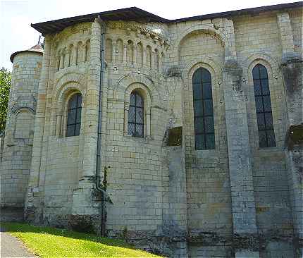 Chevet et absidiole de l'glise de Cunault