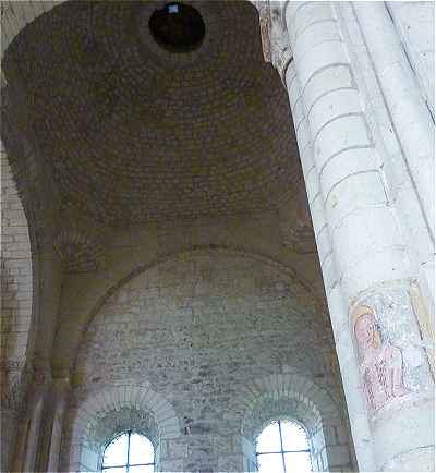 Vue de la coupole à l'intérieur de l'église de Cunault