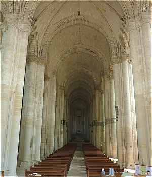 Int�rieur de l'�glise de Cunault
