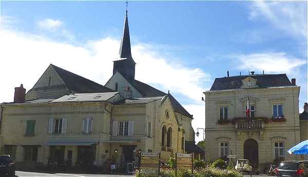 Fontevraud: centre-ville