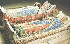 Gisants de Henri II Plantagenet et Alinor d'Aquitaine dans l'Abbaye de Fontevraud