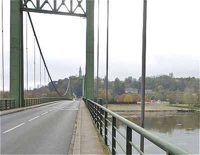 Pont sur la Loire  Gennes