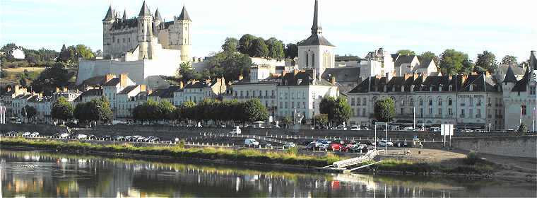 Chateau de Saumur au dessus de la Loire