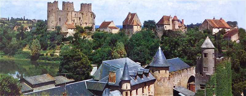 Vue sur le chteau-fort Bourbon l'Archambault