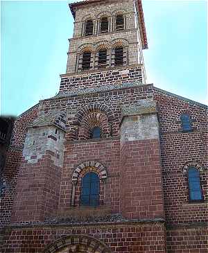 Faade de la Basilique Saint Julien de Brioude