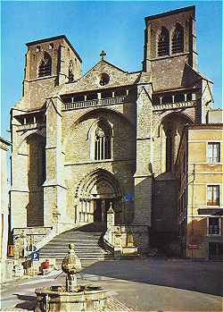 Faade de l'glise Saint Robert de La Chaise-Dieu