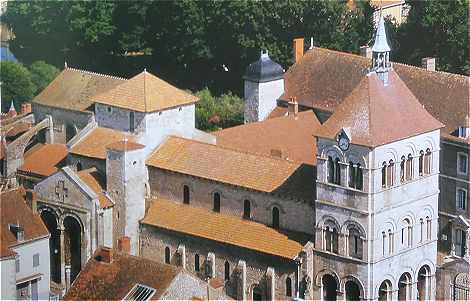 Eglise Saint Leger  Ebreuil