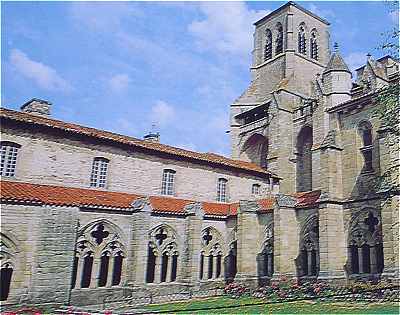 Cloitre de l'glise Saint Robert de La Chaise-Dieu