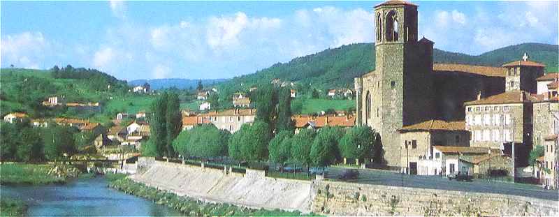 Panorama sur Langeac, l'Allier et la Collgiale Saint Gall