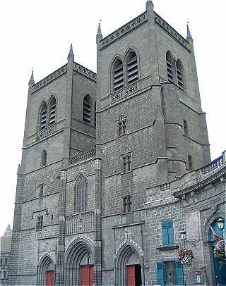 Faade de la cathdrale Saint Pierre  Saint Flour