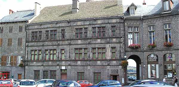 Maison Consulaire: ancien Hotel de Ville de Saint Flour