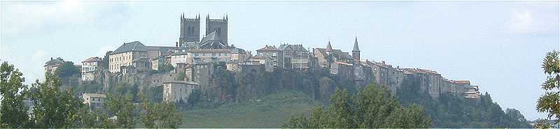 Vue panoramique sur la ville haute de Saint Flour