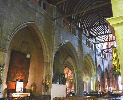 Intrieur de l'glise Sainte Croix  Saint Pourain sur Sioule