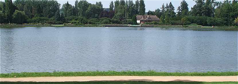 Le Plan d'eau sur l'Allier  Vichy