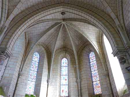 Voûte de l'abside de l'église Saint Nazaire d'Azay le Ferron