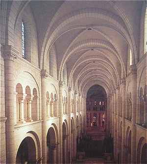 Nef de l'glise abbatiale de Fontgombault