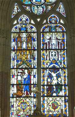 Vitrail du XIVme sicle au milieu de l'abside de l'glise Sainte Marie-Madeleine de Mzires