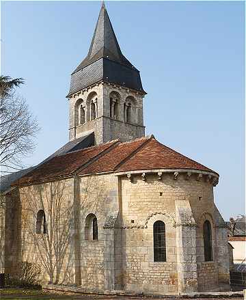 Chevet de l'église Saint Laurent de Neuvy-Pailloux