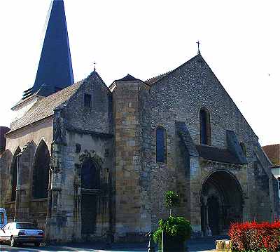 Faade de l'glise paroissiale de Saint Amand Montrond