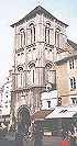 L'glise Saint Porchaire se situe en plein centre de la ville de Poitiers.