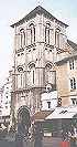 L'�glise Saint Porchaire se situe en plein centre de la ville de Poitiers.
