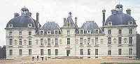 Le Chateau de Cheverny a un style classique. Il a servi de mod�le pour le chateau de Moulinsart dans les albums de Tintin.