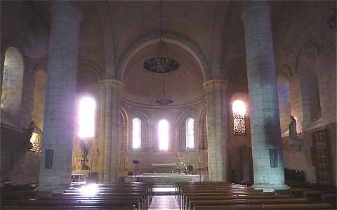 Intrieur de l'glise Saint Mathias de Barbezieux