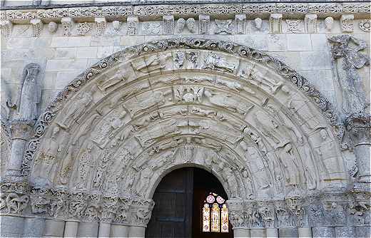 Portail de l'glise Saint Martin de Chadenac