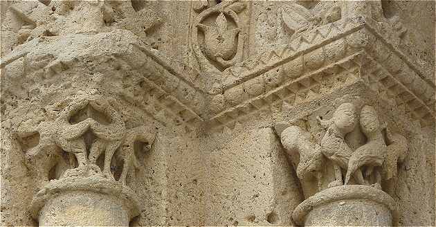 Eglise Saint Martial de Chalais: sculptures de harpies