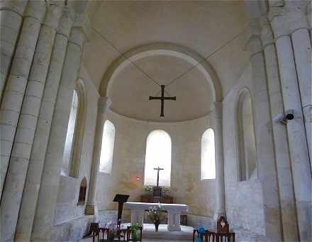 Abside de l'glise Notre-Dame de Corme-Ecluse