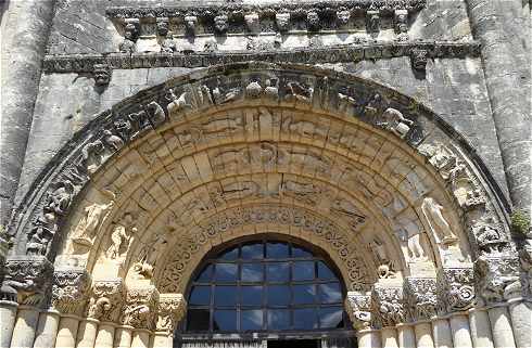 Portail de l'glise de Fenioux