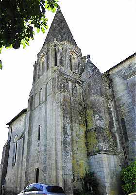 Clocher de l'glise Saint Pierre de Gmozac