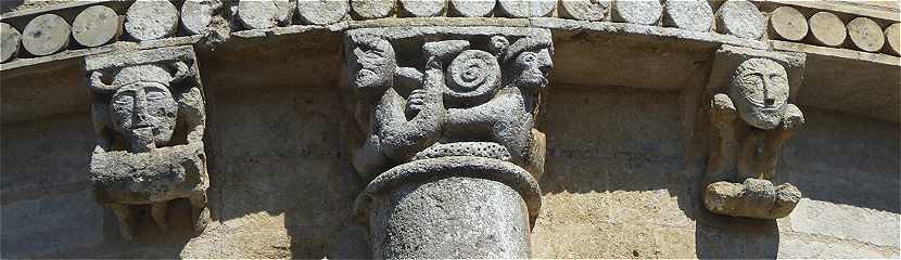 Chapiteaux et modillons du chevet de l'glise Saint Blaise de Givrezac