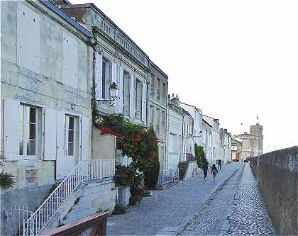 La rue sur les Murs  La Rochelle