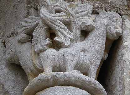 Sculpture extrieure de l'glise Saint Denis de Lichres