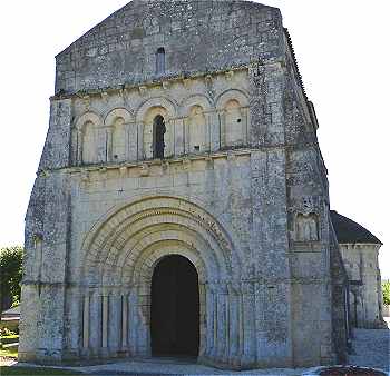 Faade de l'glise Saint Sulpice de Marignac