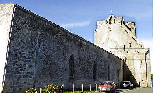 Nef de l'glise Saint Pierre de Marsilly