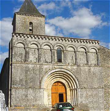 Eglise de Petit Niort prs de Mirambeau