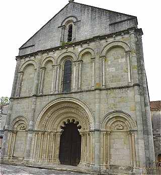 Eglise Saint Denis de Montmoreau-Saint Cybard