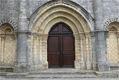 Faade de l'glise Saint Georges  Olron