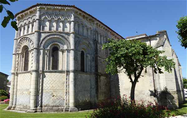 Chevet heptagonal de l'glise Notre-Dame de Rioux