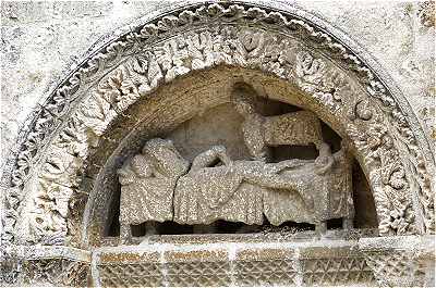 Sculpture de la faade de l'glise Saint Andr de Ruffec