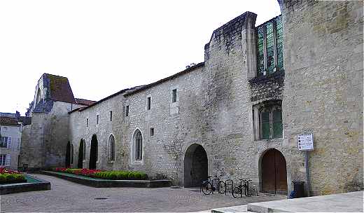 Monastère des Jacobins à Saintes