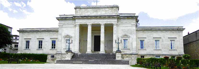 Le Palais de Justice de Saintes