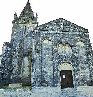 Faade de l'glise de Saint Dizant