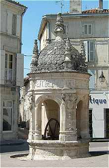 Fontaine du Pilori à Saint Jean d'Angély
