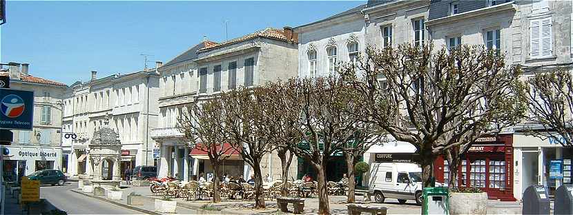 Rue de la Grosse Horloge  Saint Jean d'Angly