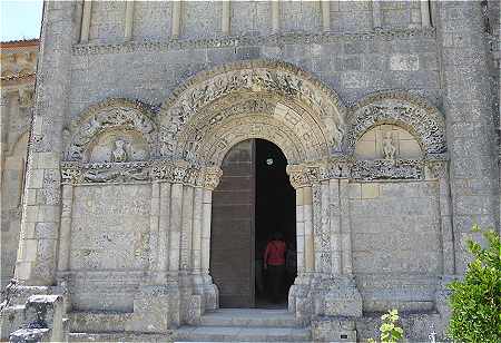 Portail Nord de l'glise Romane Sainte Radegonde de Talmont sur Gironde